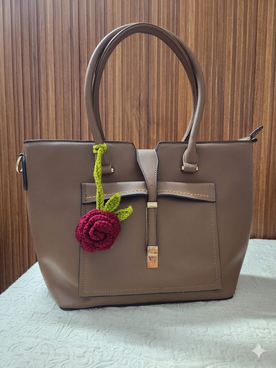 Rose Bag-Charm Crochet